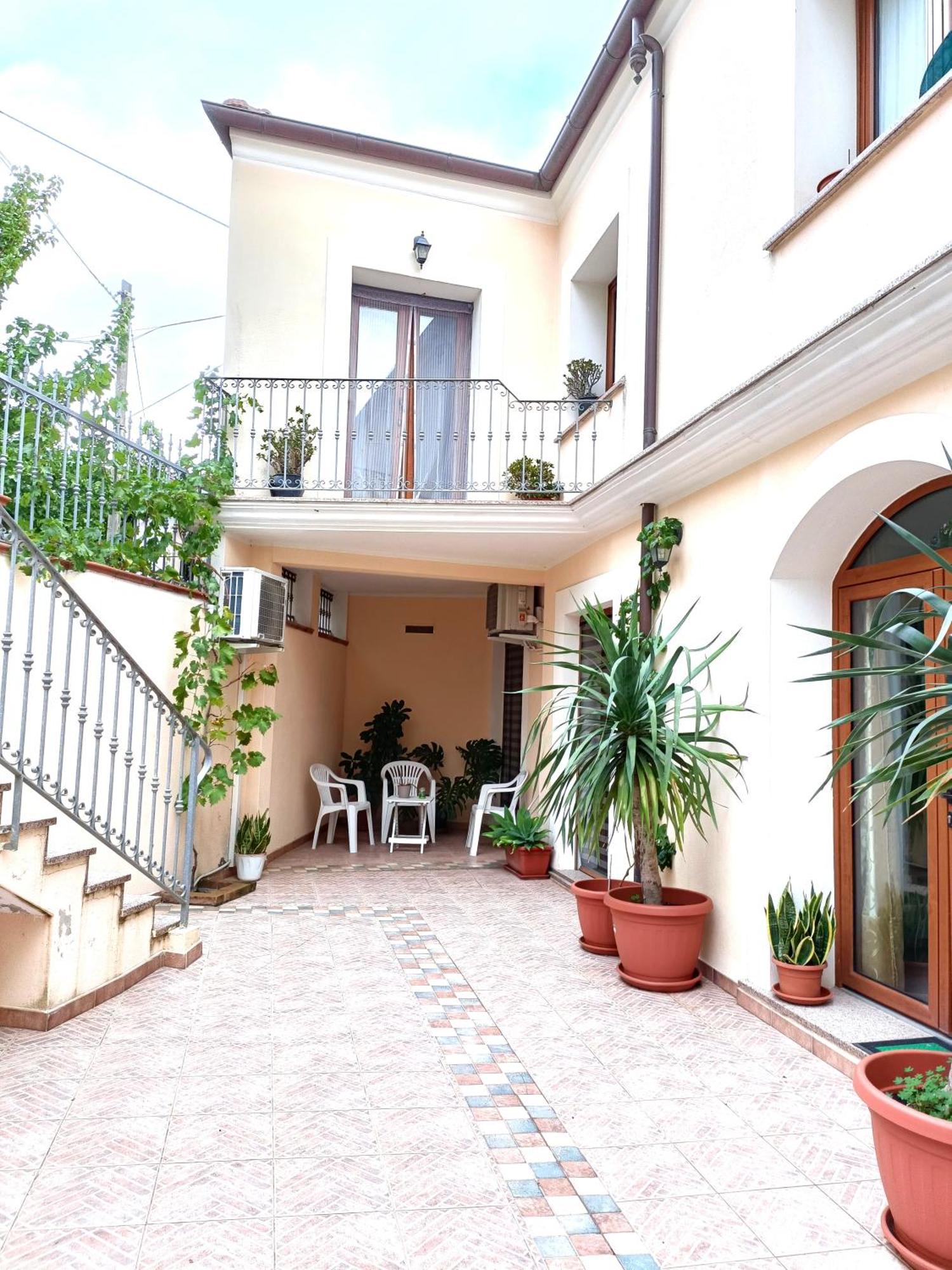 Giarranas House - Apartment With Coutyard Villacidro Exteriör bild